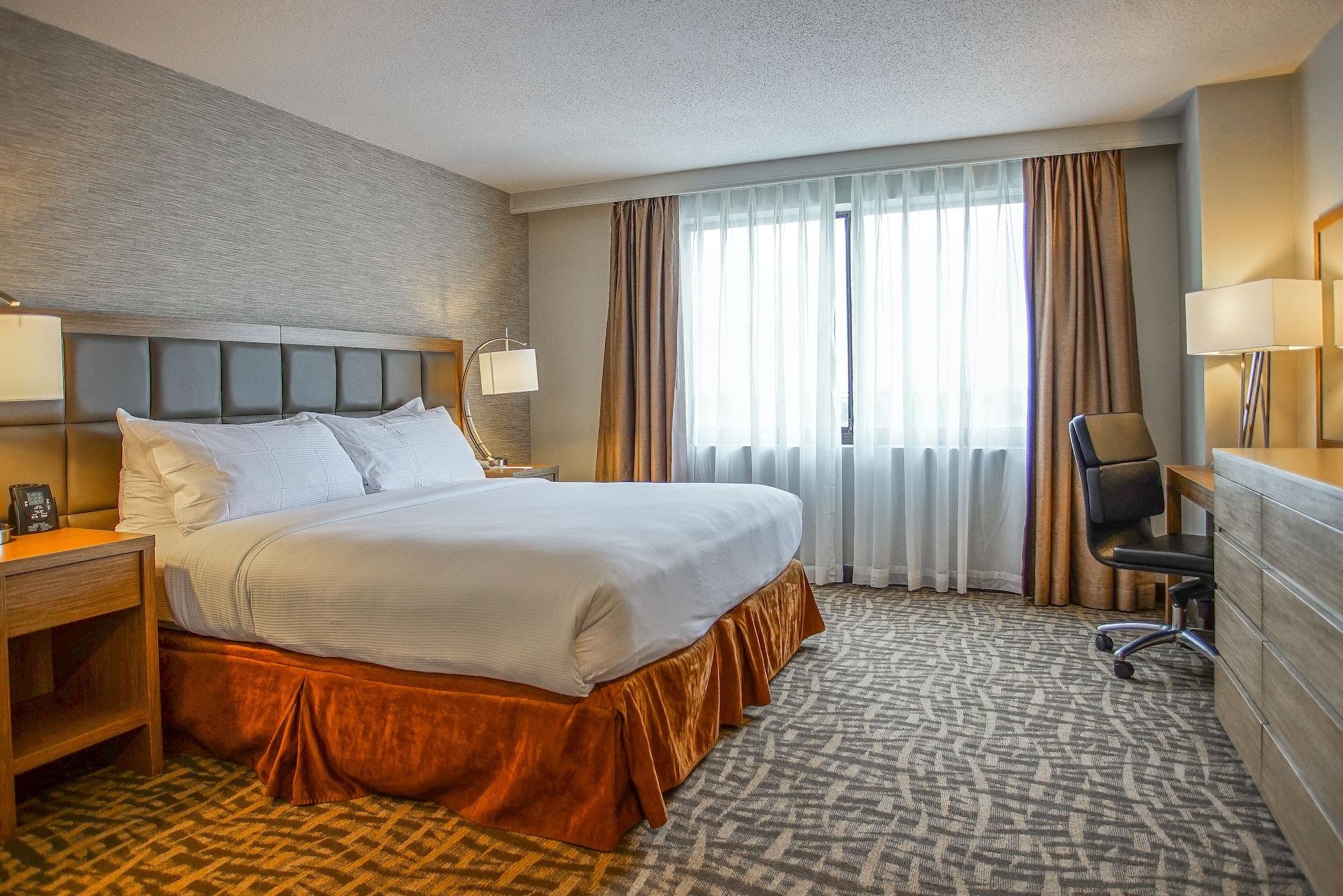 Hotel Ramada By Wyndham Southfield Exterior foto