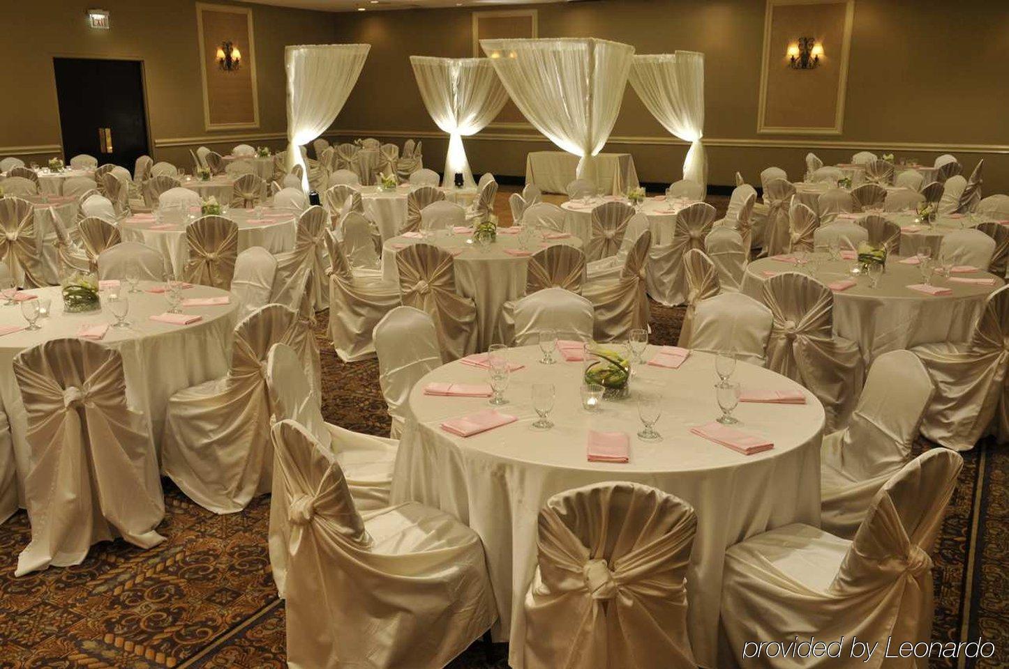 Hotel Ramada By Wyndham Southfield Restaurante foto
