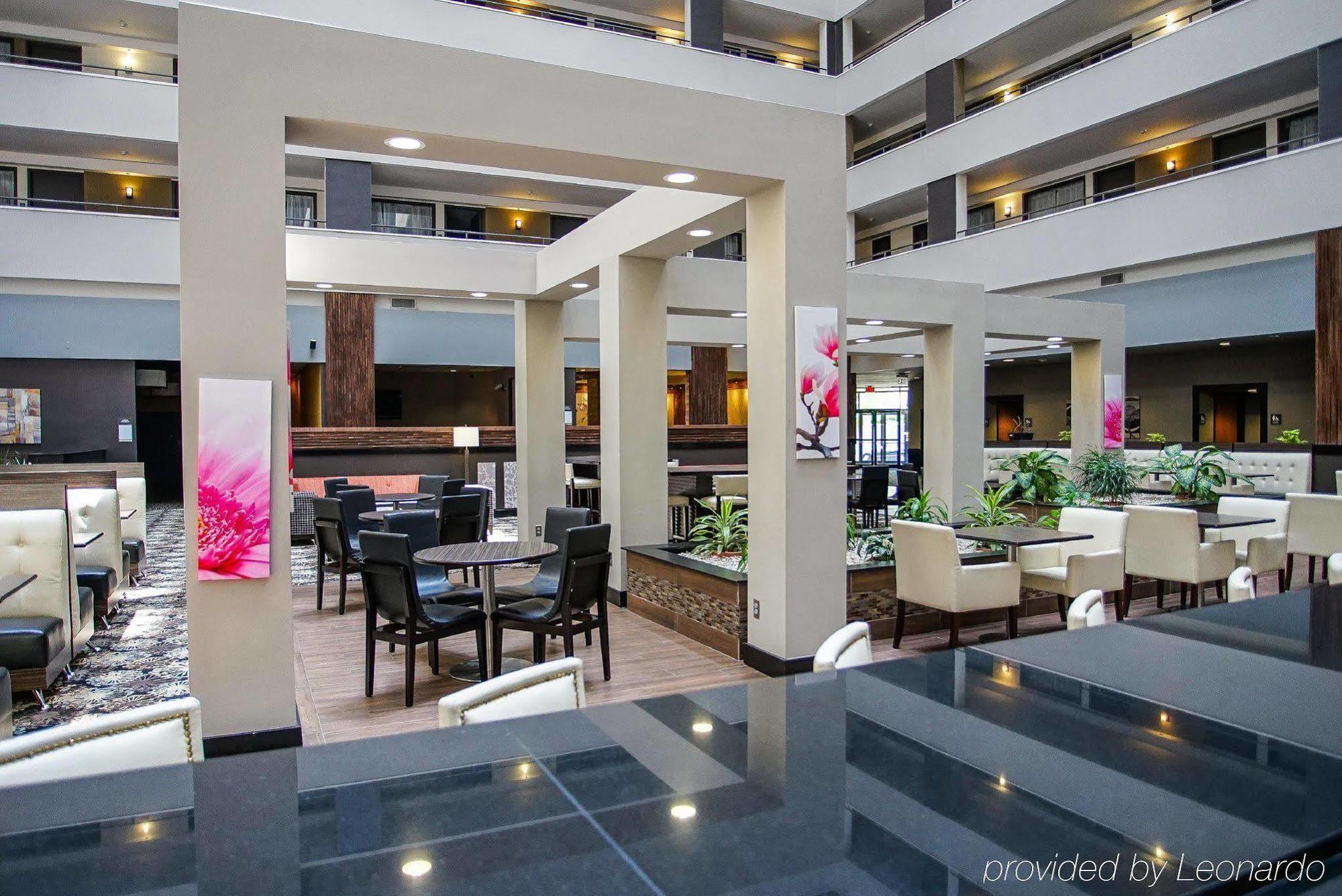 Hotel Ramada By Wyndham Southfield Exterior foto