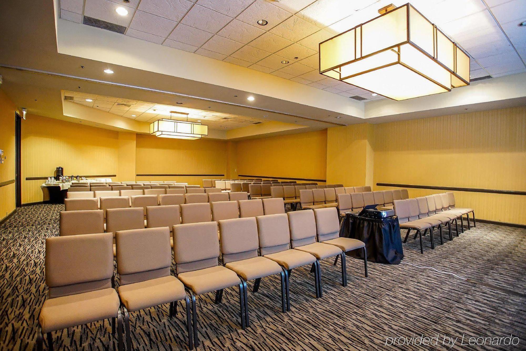 Hotel Ramada By Wyndham Southfield Exterior foto