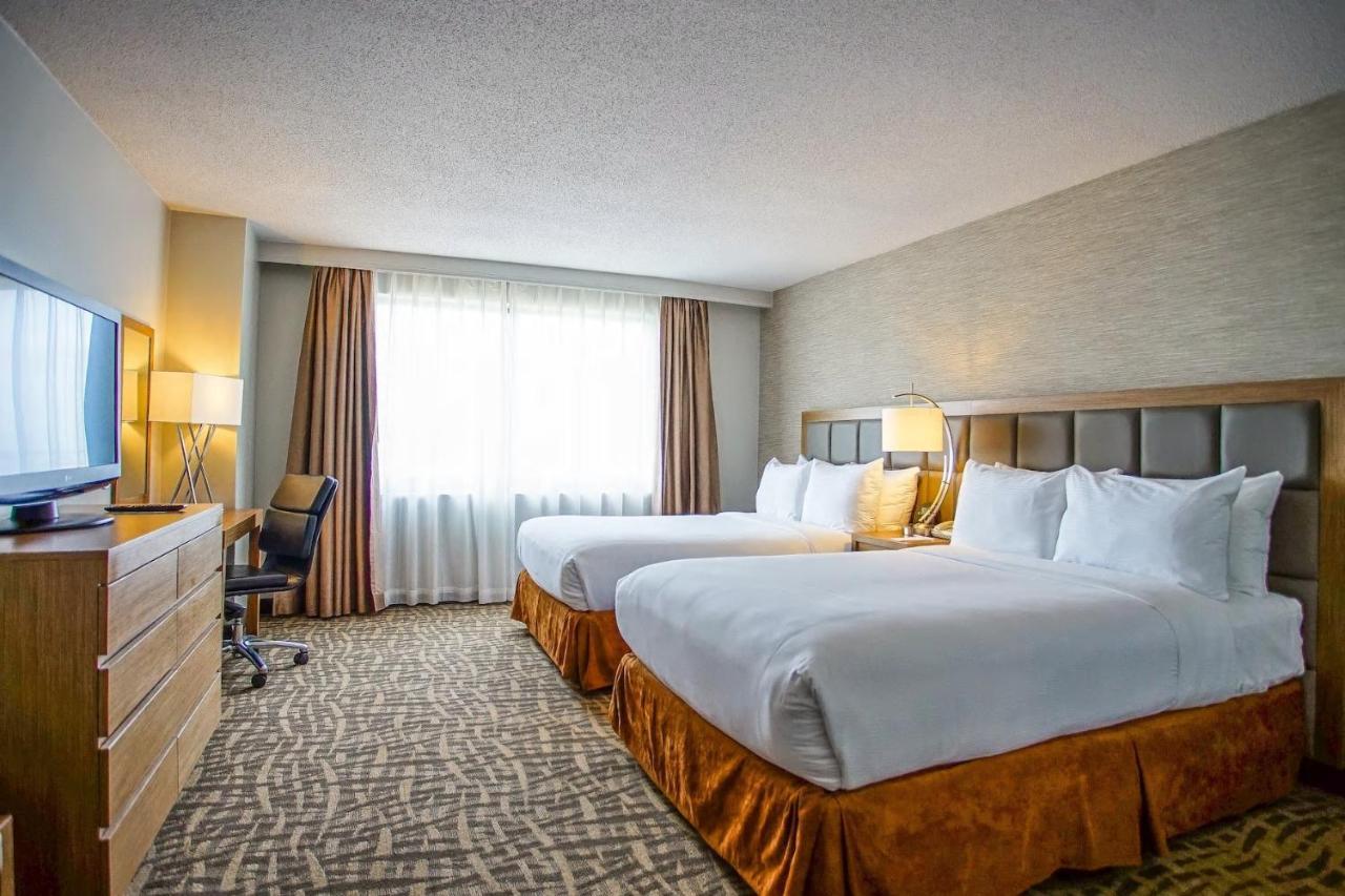 Hotel Ramada By Wyndham Southfield Exterior foto